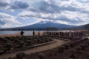 滕哈赫：范德贝克已恢复健康，若无法得到太多机会可能离队